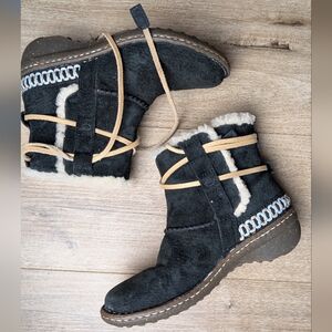 Ugg Shoes Women's Cove Shearling Ankle Booties Size 5